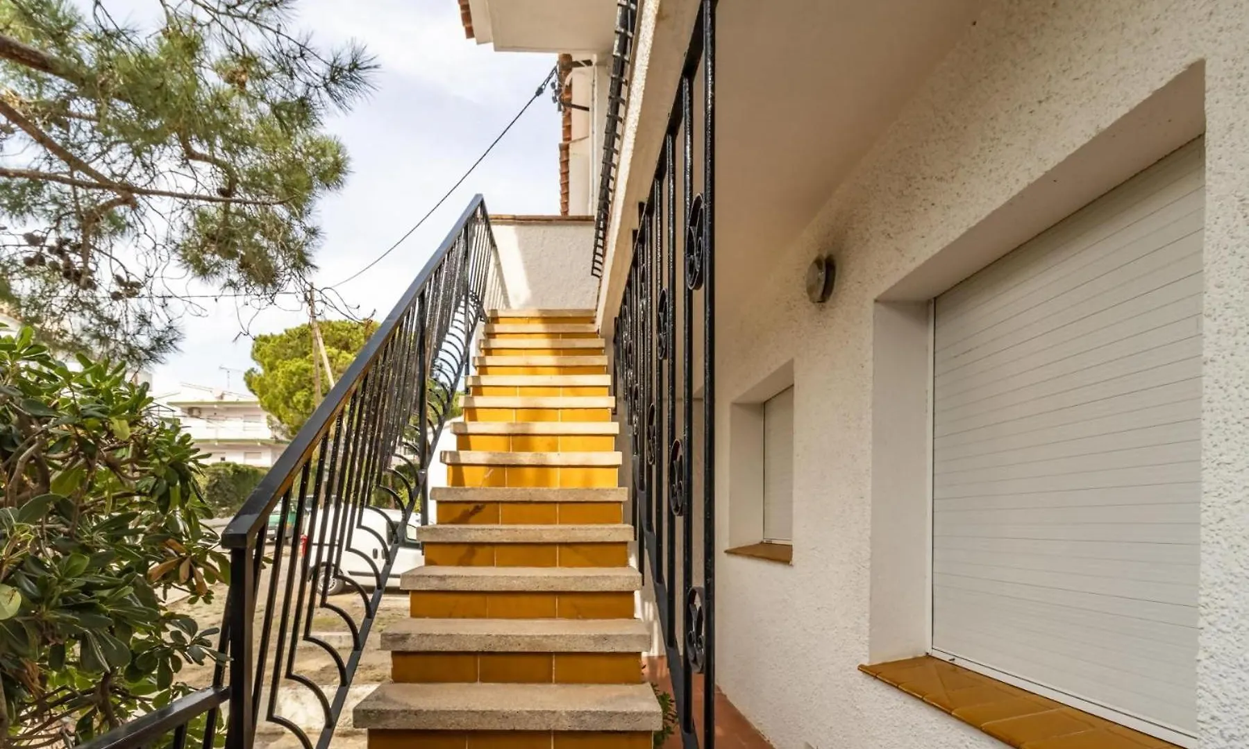 Carboneres 46 Apartamento Con Terraza Y Vistas Llanca Spain